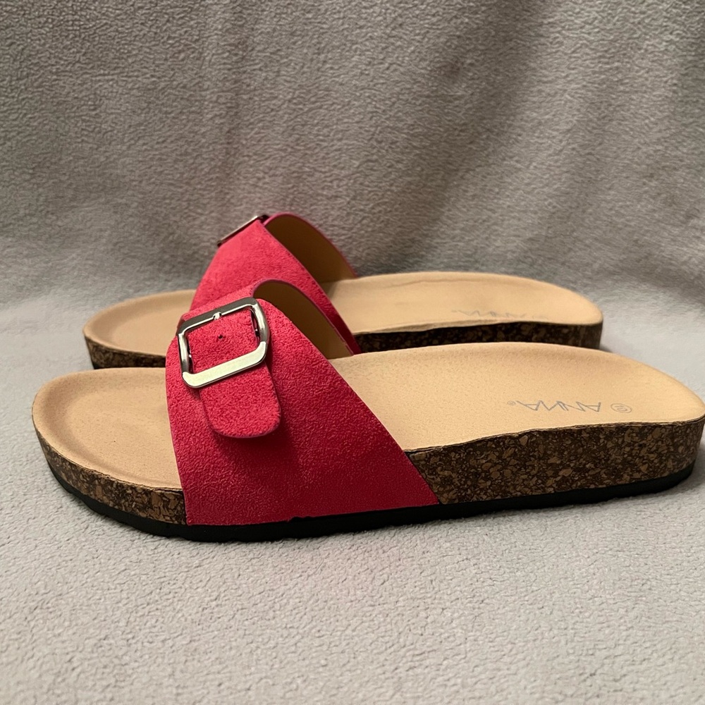 Anna Suede Buckle Slide Sandals in Fuchsia